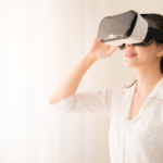 a woman wear Virtual realty headset